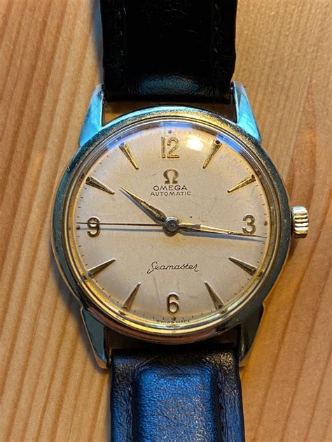 looking at a seamaster 14704 cal 591 with worn rotor